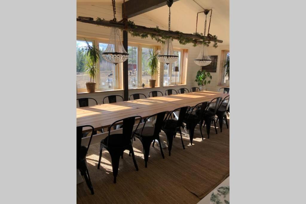 Egen Villa Pa Islandshastgard Riddarhyttan 外观 照片